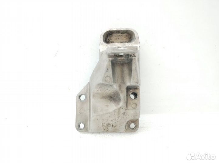 Кронштейн двигателя левый Nissan Fuga Y50 3.5 2005