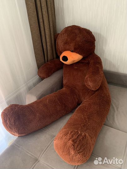 Большой плюшевый мишка