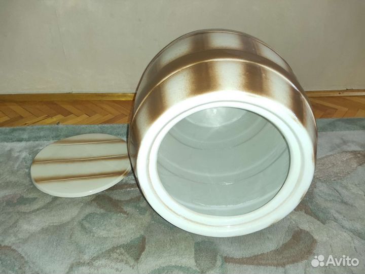 Большая бочка из керамики (объём 32 литра,вес 12кг