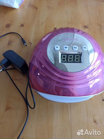 Лампа для маникюра и педикюра