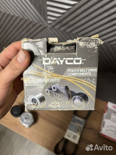 Коплект приводного ремня dayco 10PK2475HD