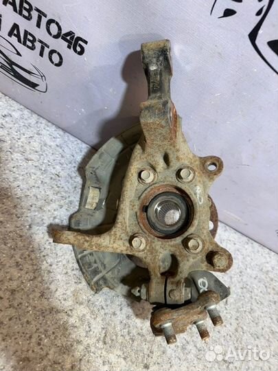 Кулак передний левый Kia K5