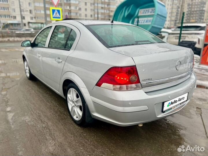 Opel Astra 1.6 МТ, 2013, 142 000 км
