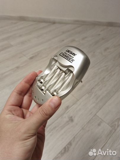 Зарядное устройство аа + ааа акб