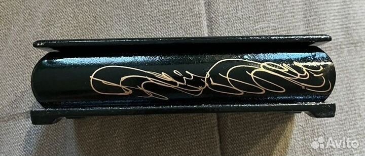 Деревянная шкатулка