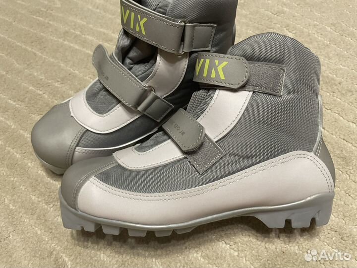 Лыжные ботинки 36-37 размер новые