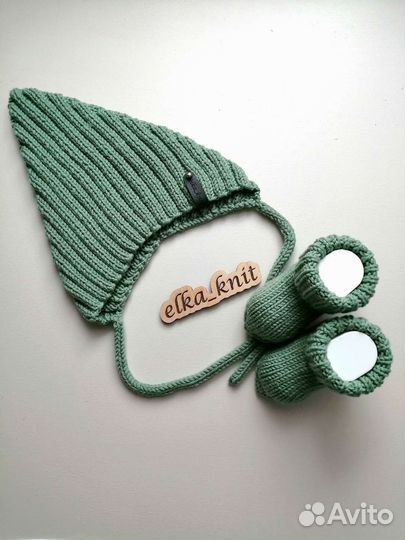 Вязаная шапочка детская