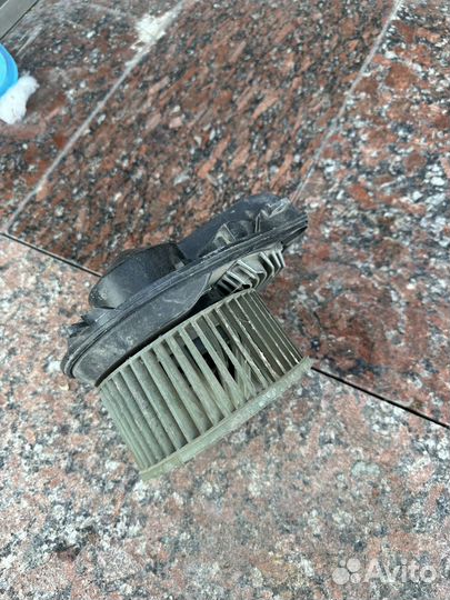 Моторчик печки Volkswagen Passat B5+ 740221233F