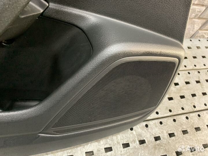 Audi A6 C8 Обшивка двери задней левой и правой