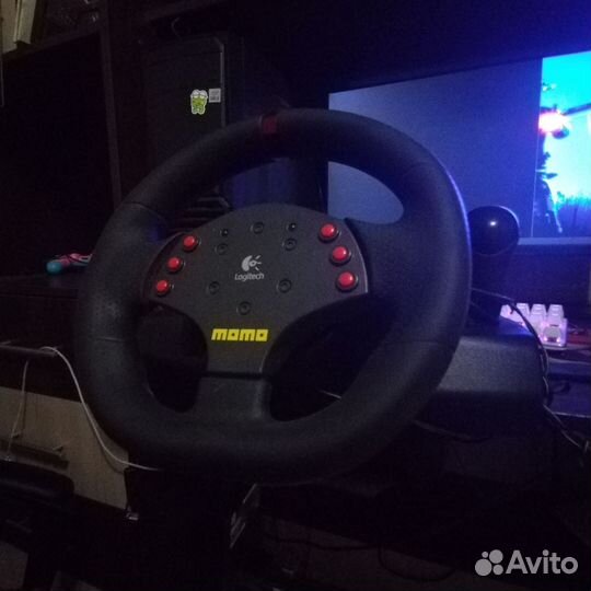 Руль logitech momo racing