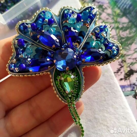 Брошь ручной работы Василек