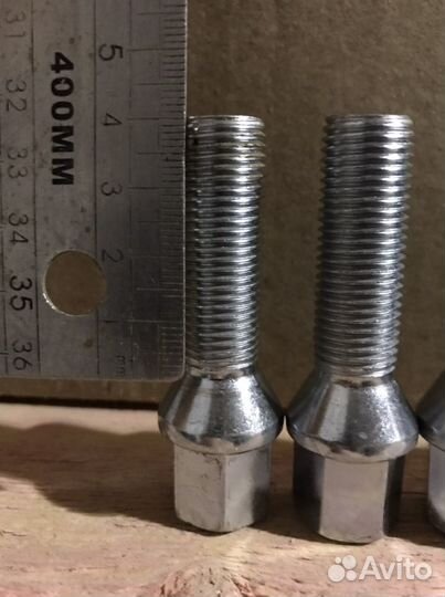 Колесные удлинённые болты Мерседес