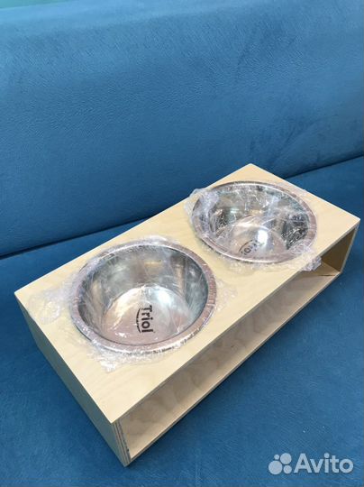 Подставка с мисками для животных