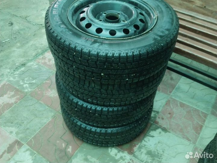 Royal Black Royal Ice 195/65 R15 91S