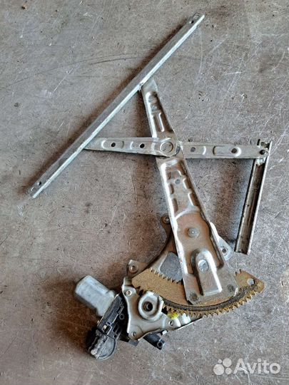 Стеклоподъёмник задний левый Nissan Fuga