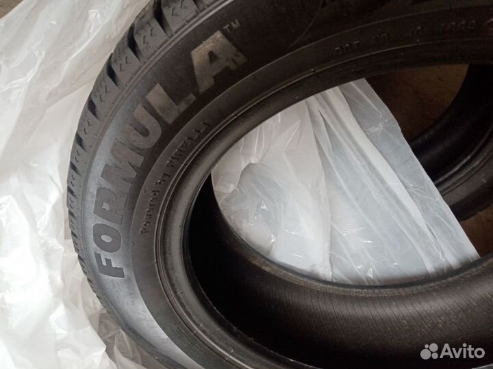 Pirelli Formula Ice 215/55 R17 98