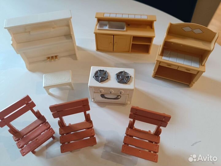 Мебель и посуда для Sylvanian Families