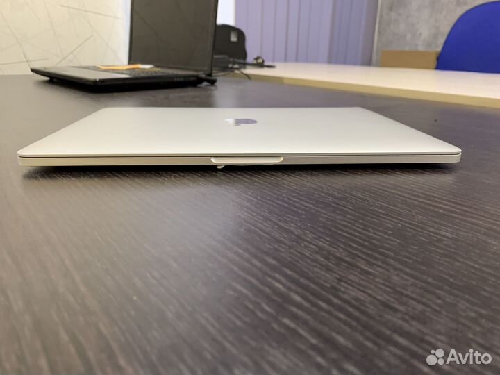 Macbook pro 13 2017 i5 8 128