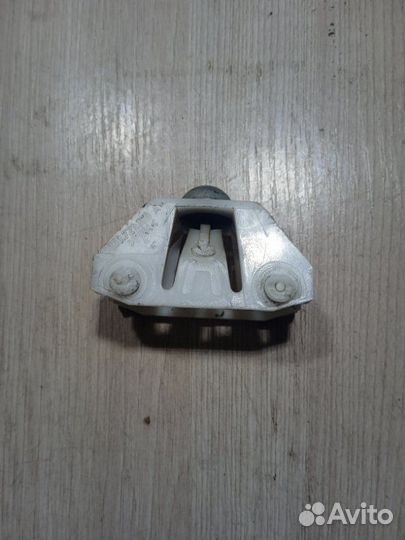 Кронштейн Skoda Октавия Тур седан 1.4 BCA 2008