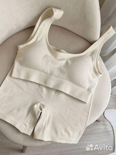 Женская одежда