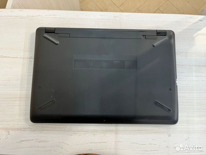 HP AMD E2-9000E / 4GB / 240GB / R2