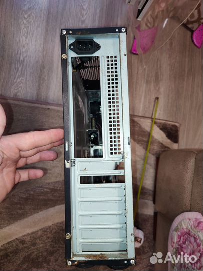 Компактный компьютерный корпус