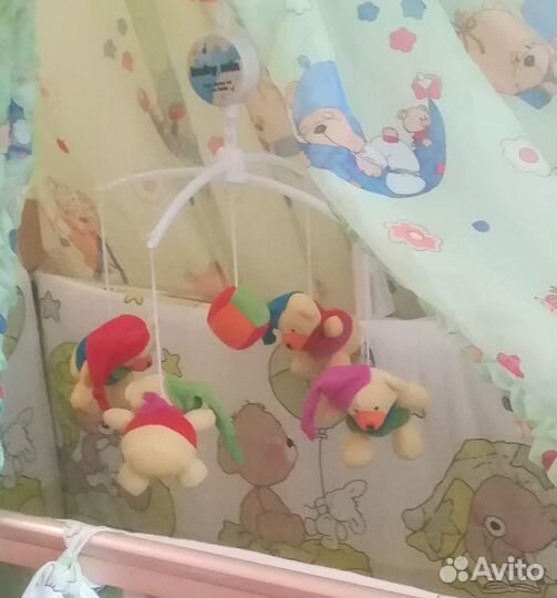 Бортики,балдахин,постельное,мобиль в кроватку