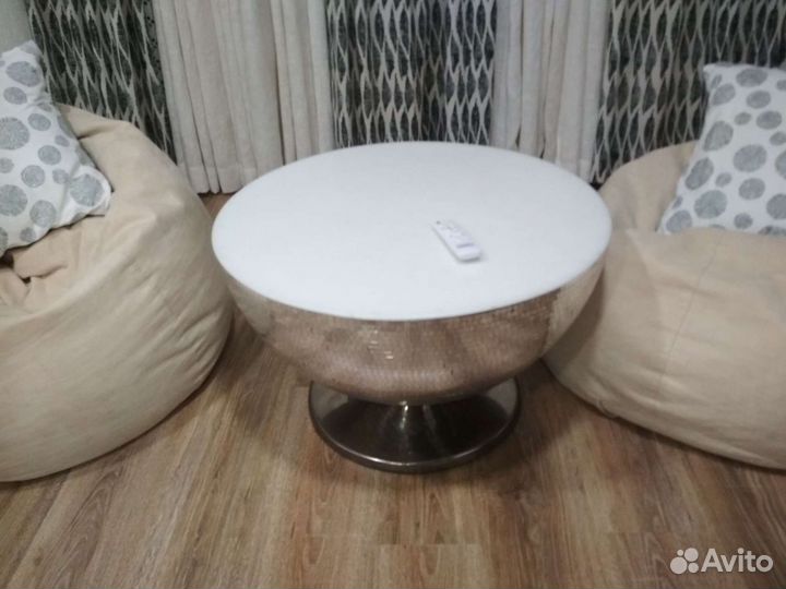 Столик интерьерный