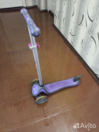 Самокат детский Globber со светящимися колесами