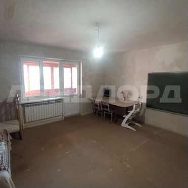 3-к. квартира, 102,1 м², 1/3 эт.