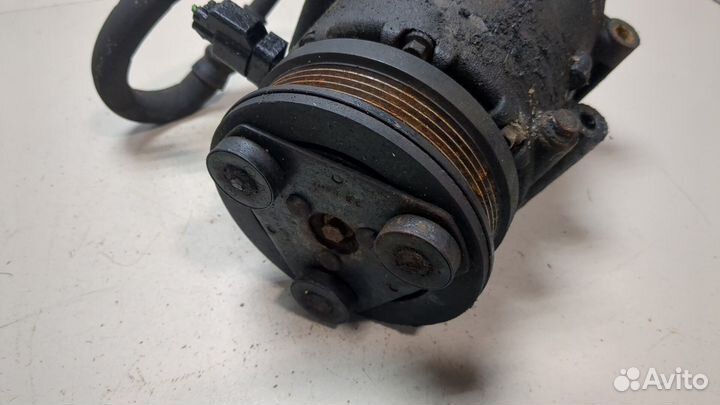 Компрессор кондиционера Volvo S40 2004, 2005