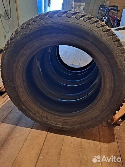 Goodyear UltraGrip Ice Arctic SUV 225/65 R17 102T