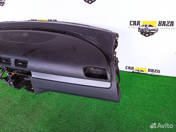 Передняя панель салона торпедо Volkswagen Passat