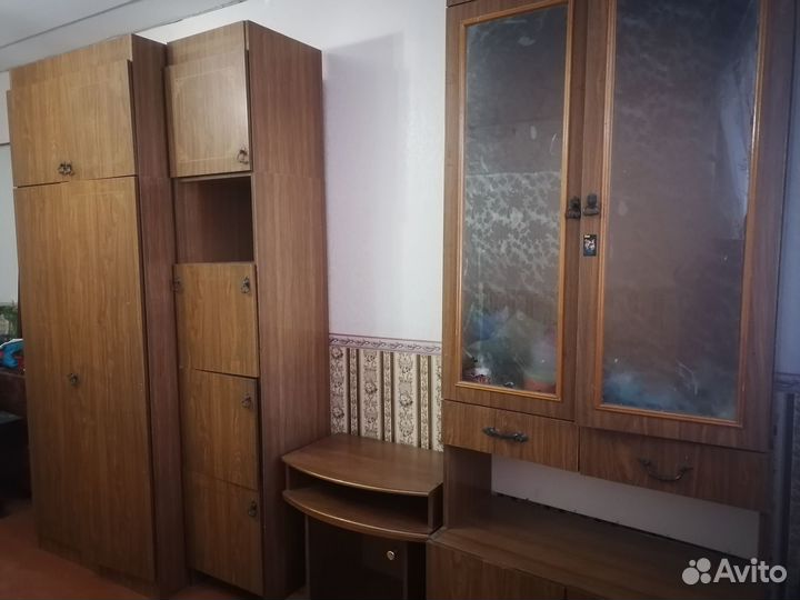 Стенка старая на дачу