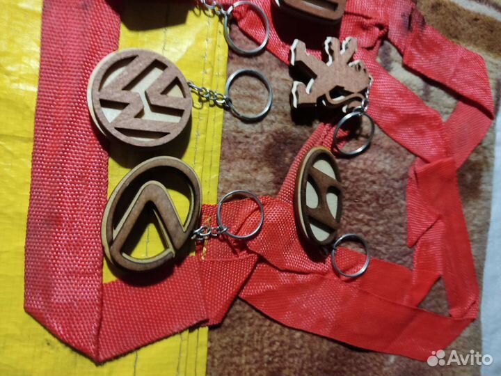 Брелки для ключей деревянные