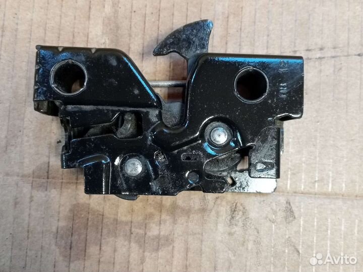 Замок капота Volkswagen Polo 5