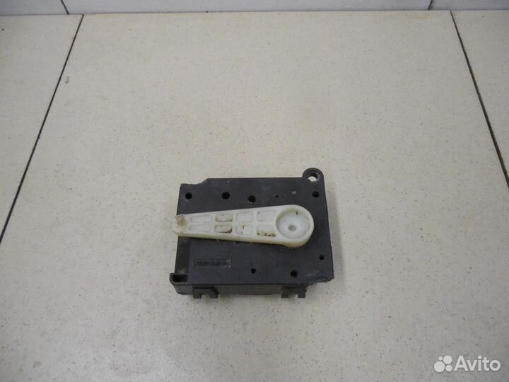 Моторчик заслонки отопителя Mohave 2009