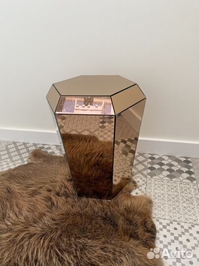 Зеркальный столик BoConcept