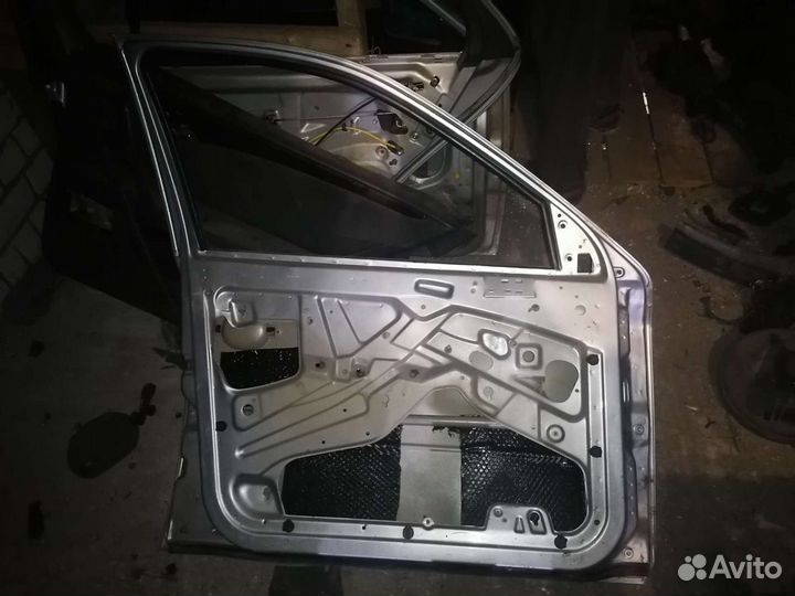 Дверь передняя левая skoda octavia 1