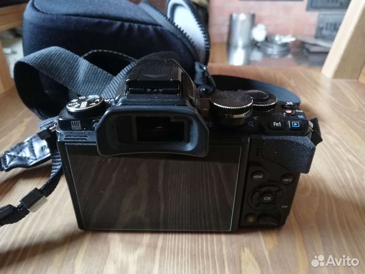 Компактный фотоаппарат olympus om-D-E10