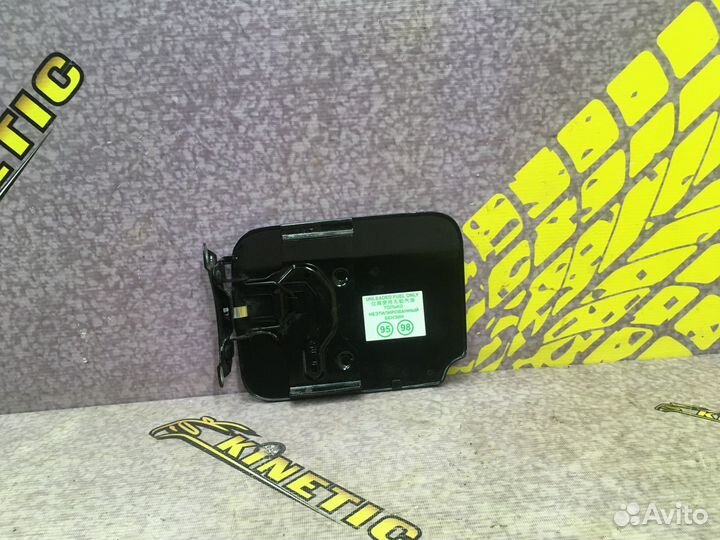 Лючок топливного бака (бензобака) Чёрный Логан 2