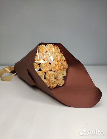 Букет - 19 Роз из Белого Шоколада