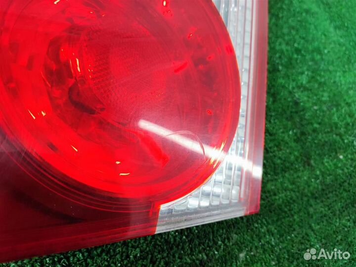 Фонарь задний внутренний левый Honda Civic 4D (FD