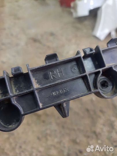 Mitsubishi outlander 3 кронштейн задний правый