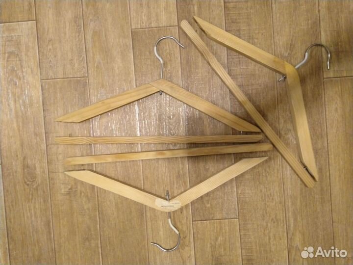 Плечики деревянные и чашки