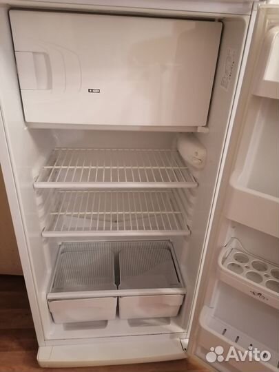 Холодильник бу Indesit