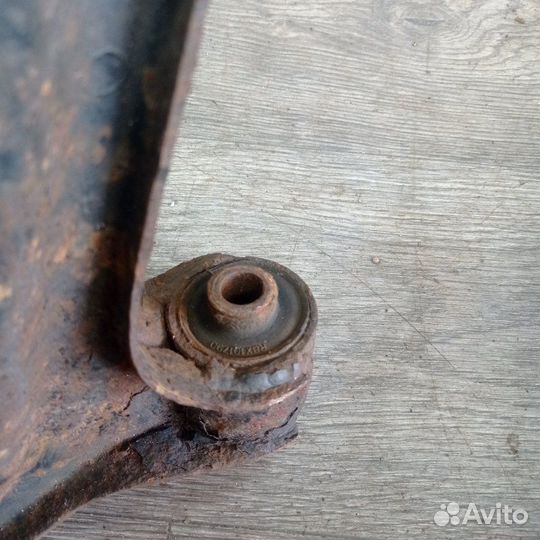 Рычаги передние Land Rover Freelander