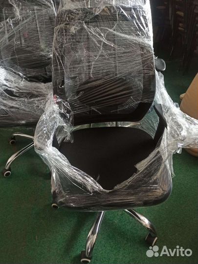 Кресло руководителя дэфо Реноме