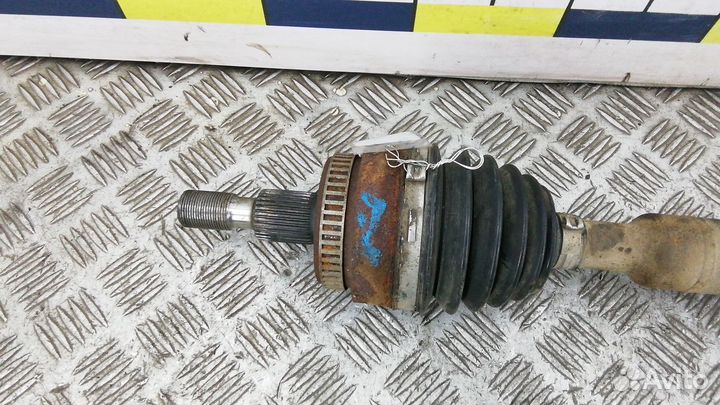 Полуось передняя правая (приводной вал, шрус)