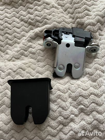 Замок багажника фольксваген оригинал